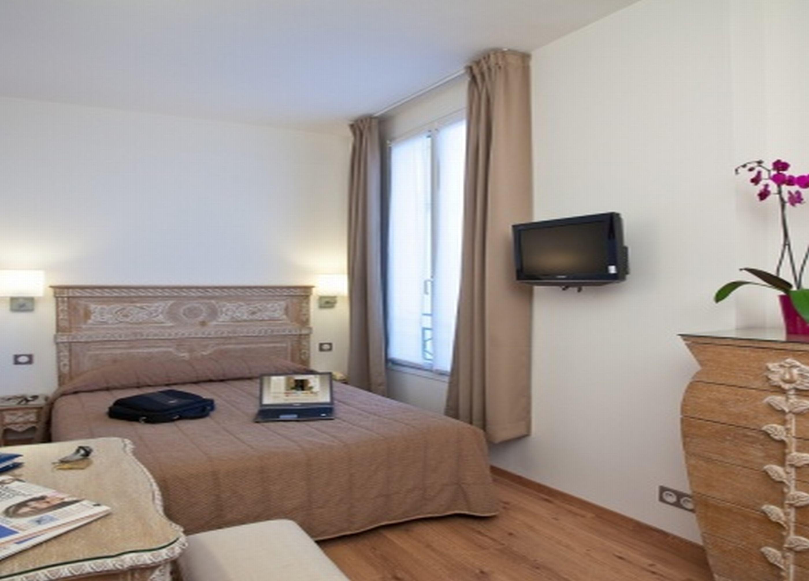 Hotel Du Printemps Париж Екстериор снимка